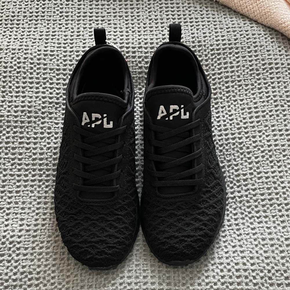 New APL Techloom Phantom Blackout Unisex Men’s 6/ Women’s 8 black monochrome